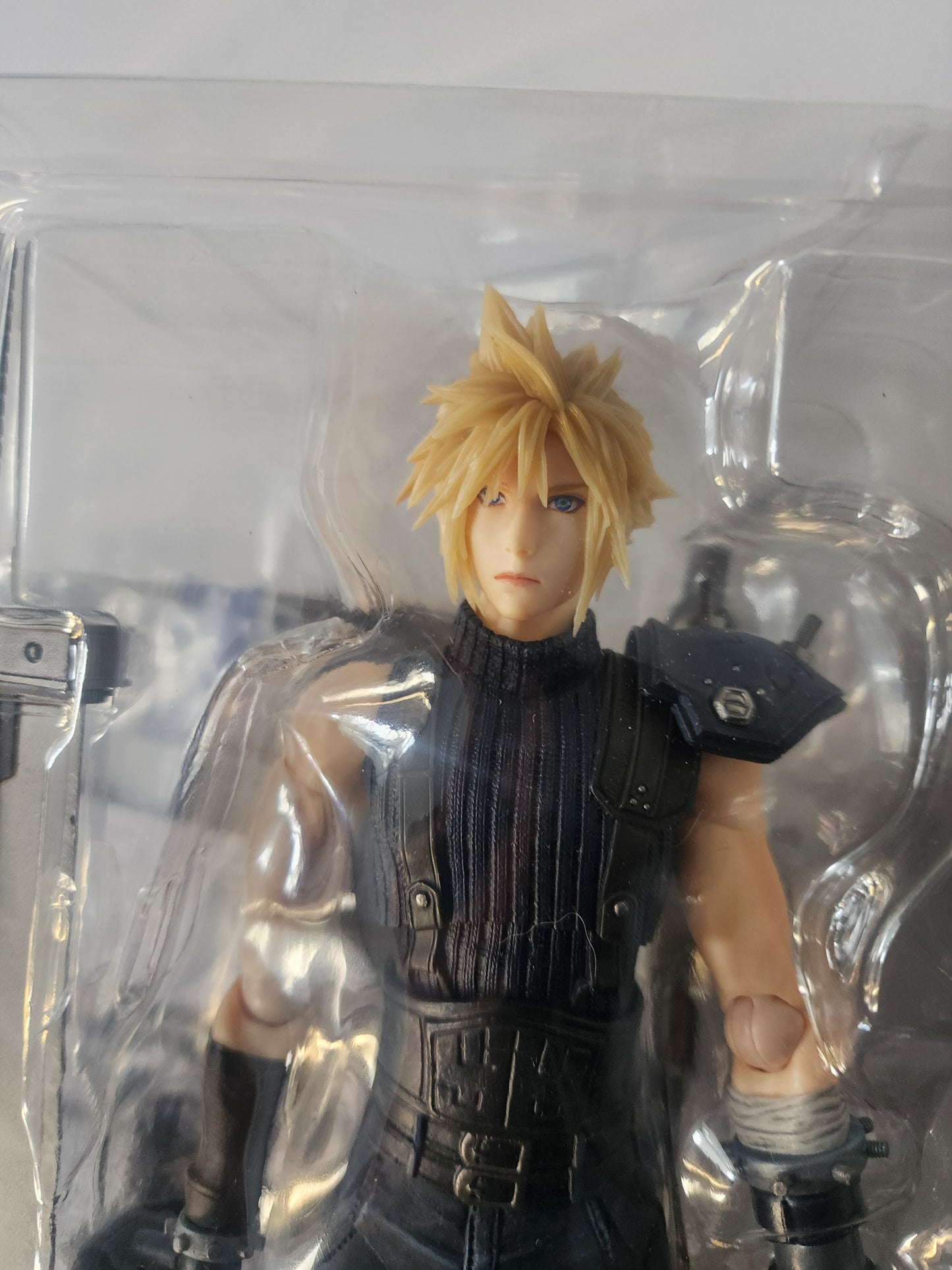 PLAY ARTS KAI CLOUD STRIFE FINAL FANTASY VII REMAKE VER. 2