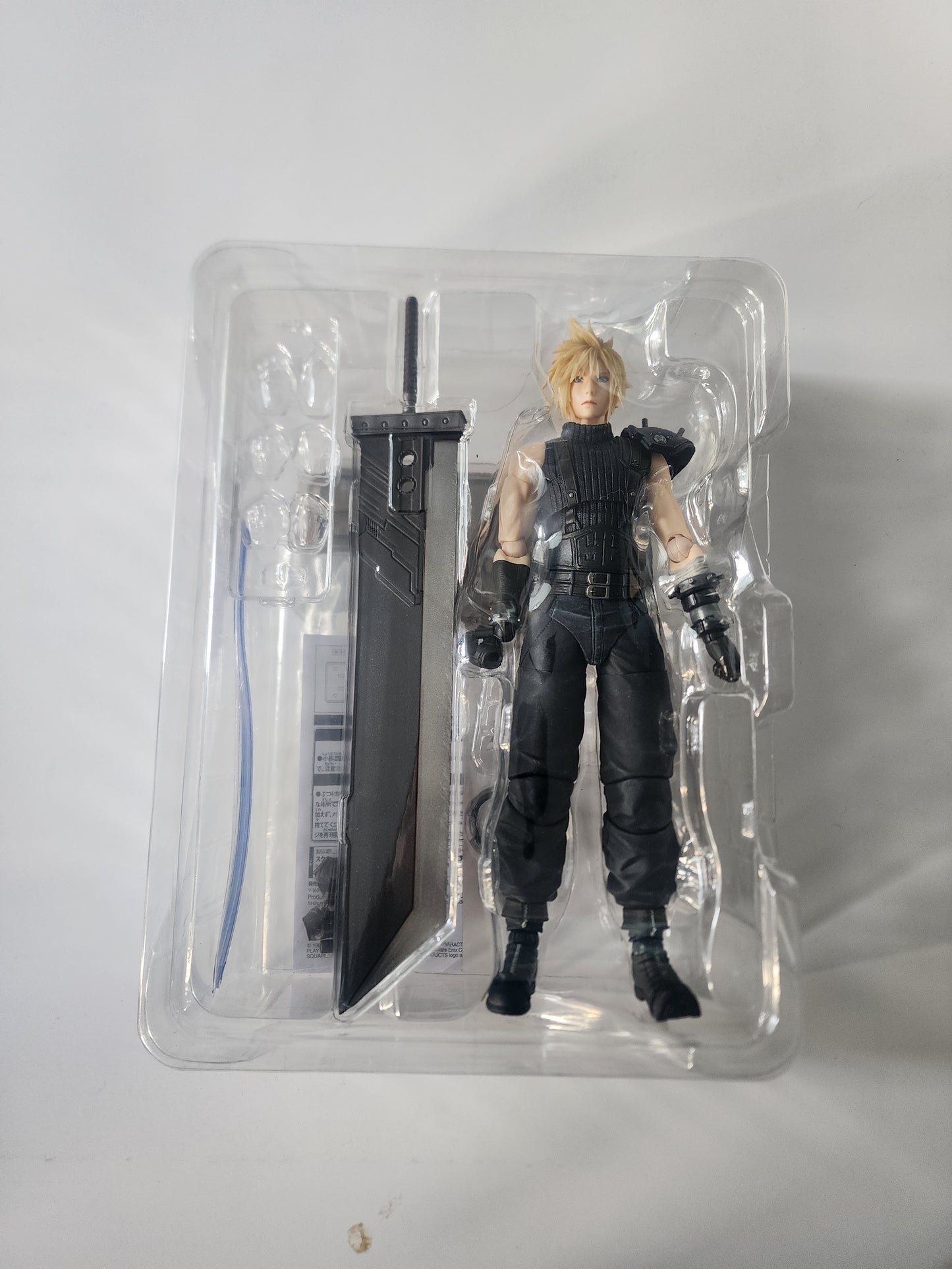 PLAY ARTS KAI CLOUD STRIFE FINAL FANTASY VII REMAKE VER. 2